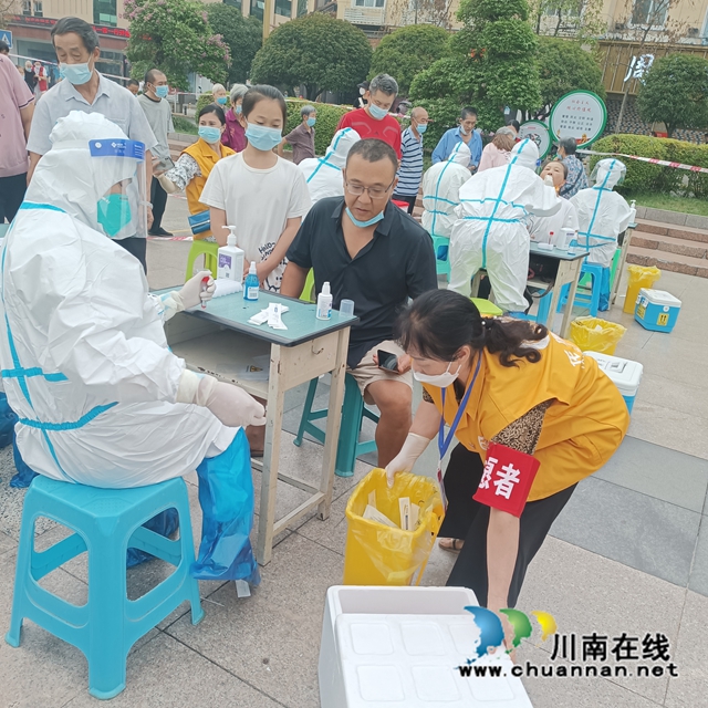 同心抗疫｜泸县龙城义工奋战在抗疫一线