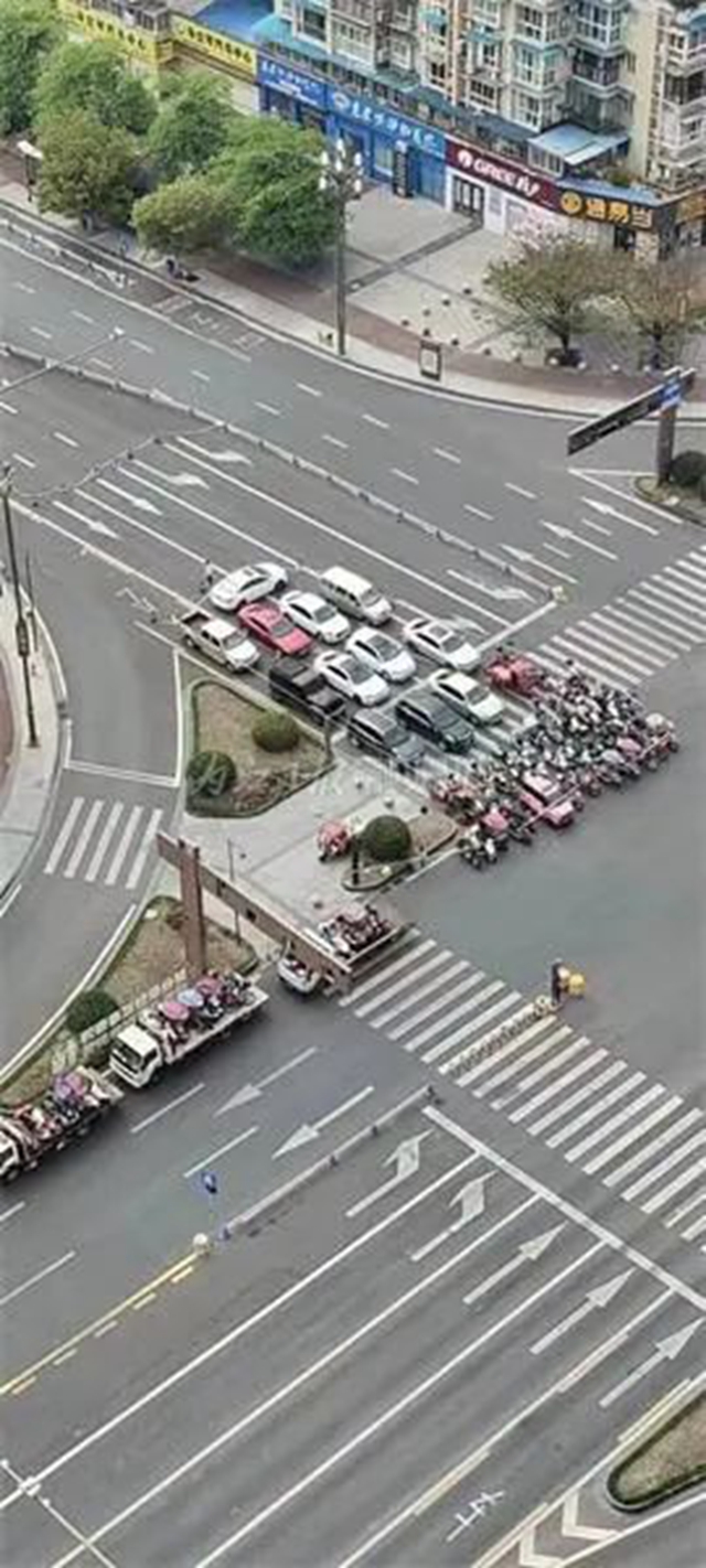 不要出车！不要出车！内江交警暂扣149辆禁上街车辆