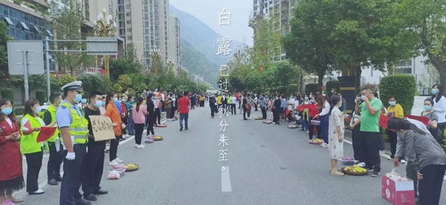抗震救灾|西南医大中医院5名勇士回家了……(图3) 3.jpg