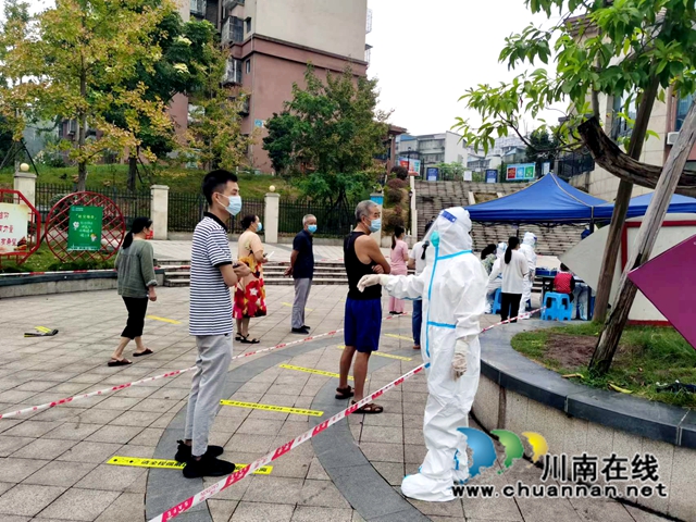 中秋节达庆波在值守中.jpg