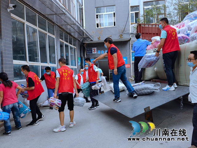 清点物资.jpg
