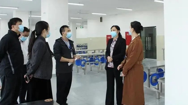 泸州市副市长罗素平率队督查开学复课和国庆节前安全工作