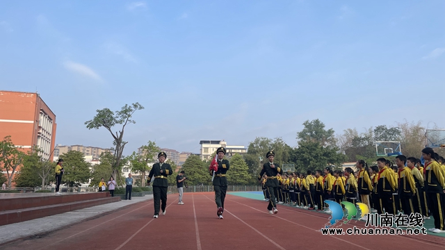 泸县云龙镇学校：小小红领巾，浓浓爱国情！