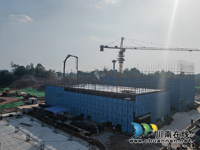场镇重焕新生!泸县福集镇把“重建键”按成“进步键”(图2) 福集镇轻工业产业园设现场(曾佐然摄).jpg