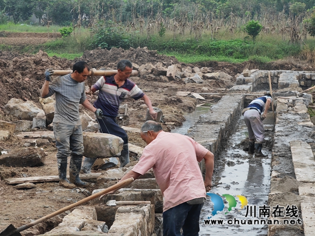 泸县海潮镇:高标准农田建设建设助力乡村振兴(图4) 海潮镇高标准农田建设现场3(曾佐然摄).jpg