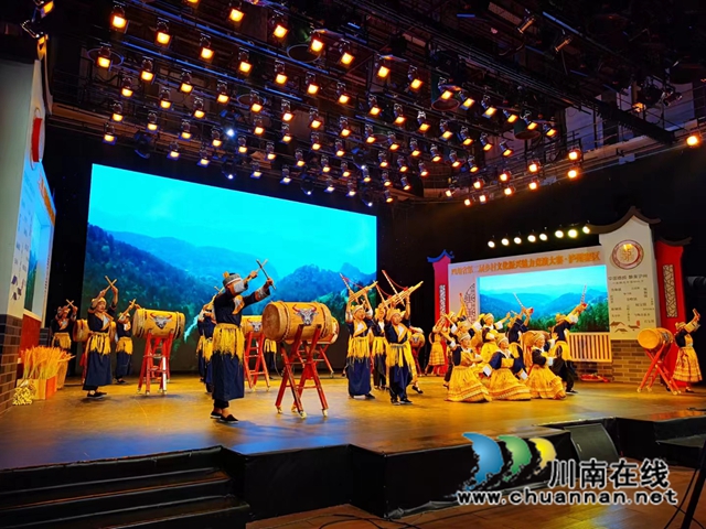 节目表演2.jpg