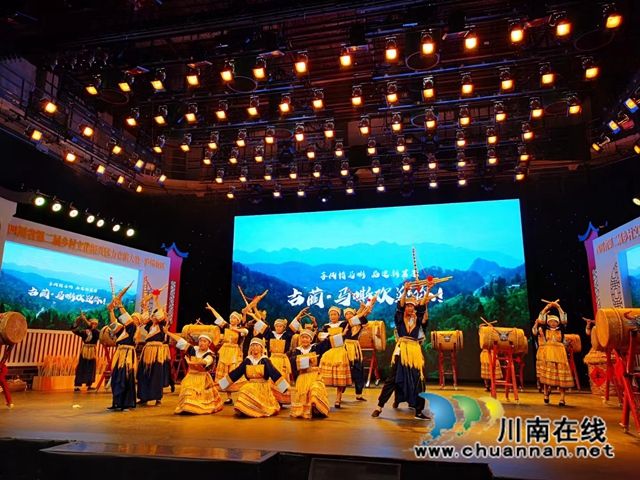 节目表演.jpg