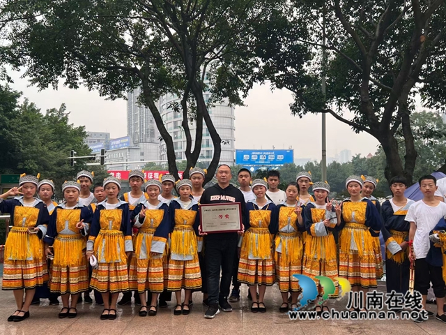 演员合照.jpg
