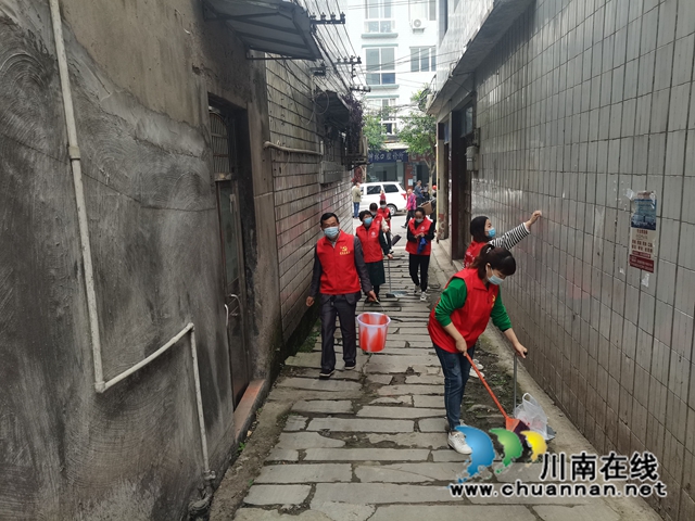 泸县云龙镇：周末志愿行，共创文明城