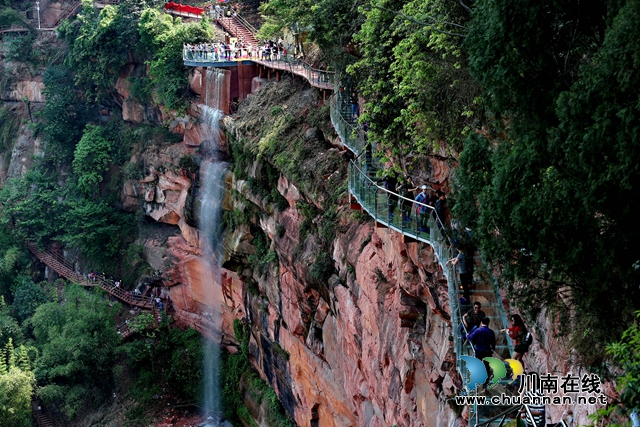 全域旅游2.0已经完成升级，正在让全域旅游成为“全域精品旅游”。杨涛摄.jpg