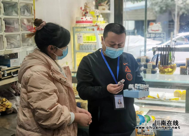 纳溪区市场监管局开展餐饮服务环节食品添加剂专项整治行动