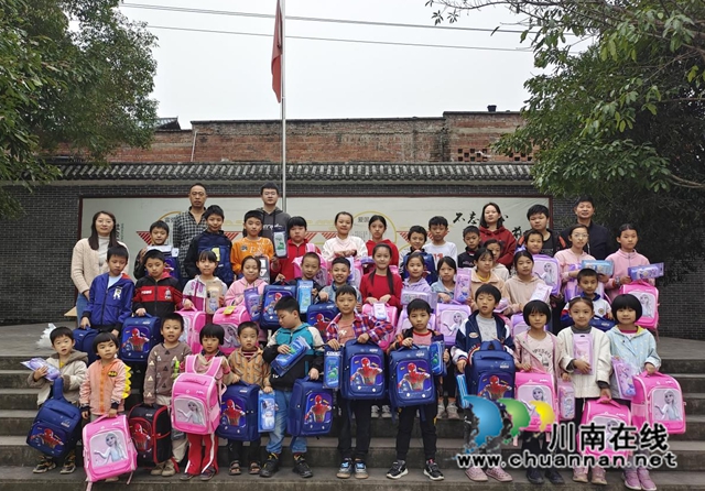 合江县先市镇：乡贤情系故里，捐赠温暖人心