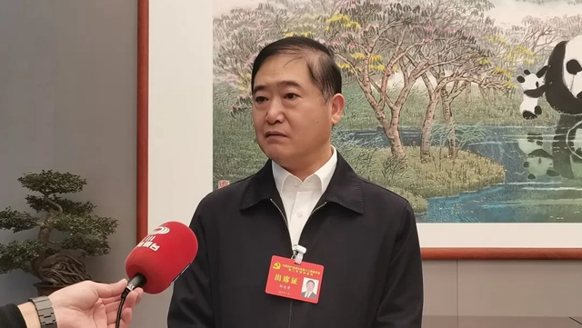 邹1.jpg