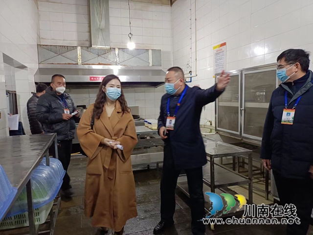 泸州市发改委督查泸县一中食品安全“两个责任”工作