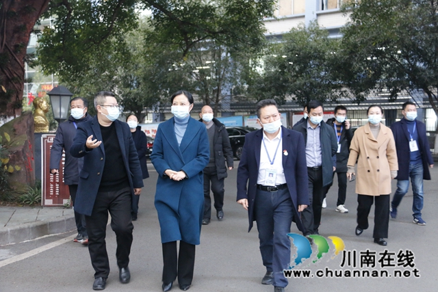 罗素平率队到合江中学检查疫情防控工作