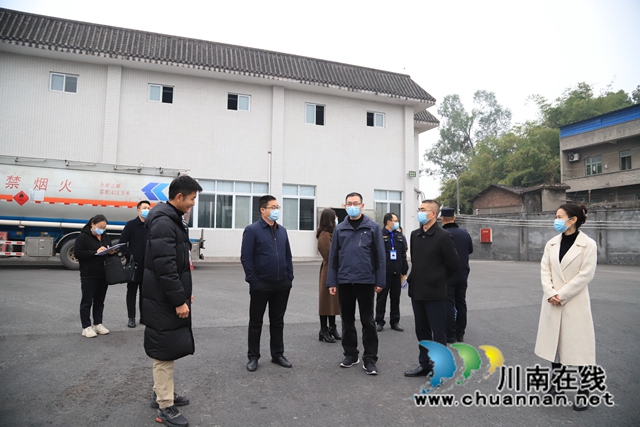 朱兵带队到泸县云龙镇开展食品安全“两个责任”督导工作