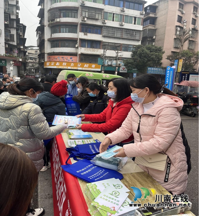 宣传现场图片2.jpg