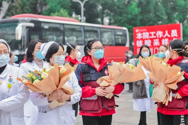 平安归来,泸州援疆重症医疗队回家了!(图3) 3.jpg