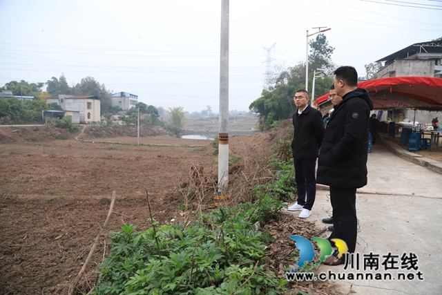 泸县云龙镇主要负责人率队督导耕地“进出平衡”工作