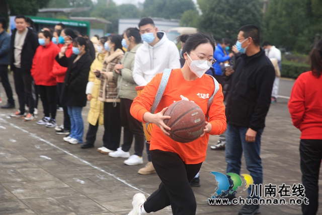 鲤鱼戏珠.jpg
