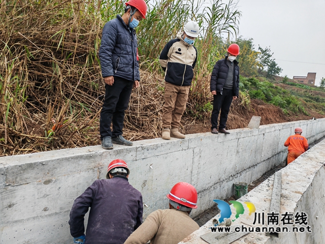 溢洪道整治现场1（曾佐然摄）.jpg