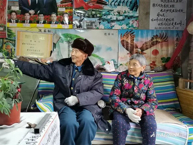 声声动情!内江“鲐背”老人把“写歌”这件事坚持了几十年(图3) 3.jpg