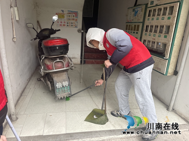 泸县云龙镇组织开展“文明行动日”活动
