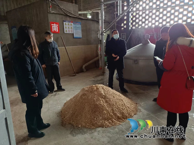 泸县云龙镇开展元旦节前食品安全“两个责任”督查