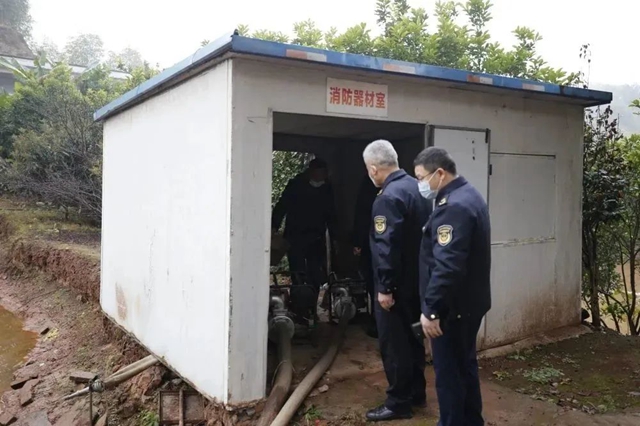 泸州市开展岁末年初烟花爆竹安全专项执法检查
