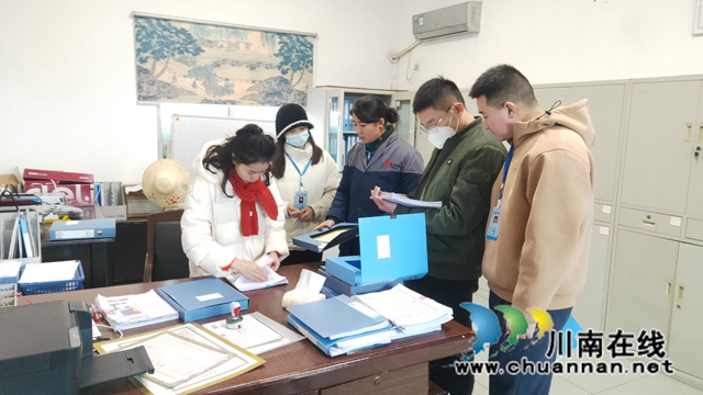泸县百和镇开展元旦节前安全检查行动