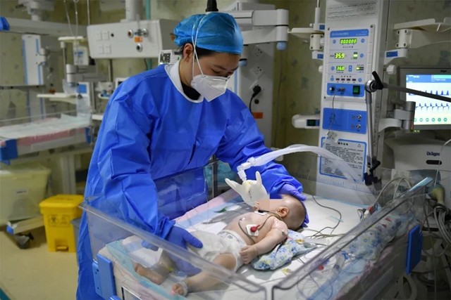 西南医大附院:全院一张床,耄耋老人住进儿童重症医学科、儿外科病房(图6) 床6.jpg