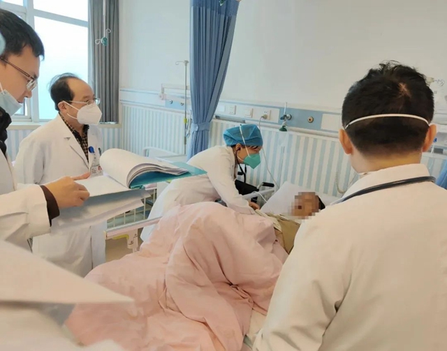 西南医大附院:全院一张床,耄耋老人住进儿童重症医学科、儿外科病房(图9) 床9.jpg