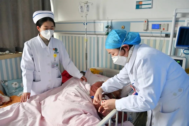 西南医大附院:全院一张床,耄耋老人住进儿童重症医学科、儿外科病房(图10) 床10.jpg