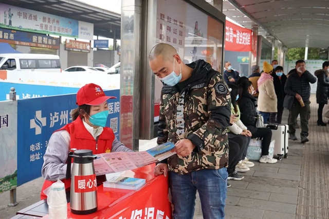 春节回家路,泸州公交与你温暖相伴!(图5) 5.jpg