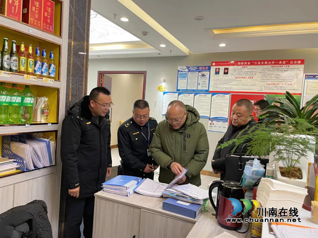 泸州市市场监管局副局长徐俭带队督导春节前餐饮服务单位食品安全工作