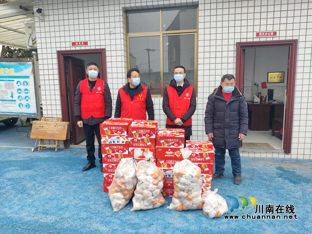 宜宾南溪区长兴镇：志愿服务送关爱，冬日慰问暖人心