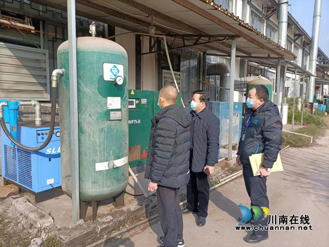 江阳区市场监管局：结合节日消费热点，集中检查“三品一特”安全