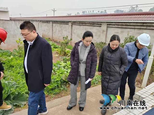省发展改革委环资处处长王正率队督导泸县灾后重建项目工作(图2) 微信图片_20230202161154.jpg