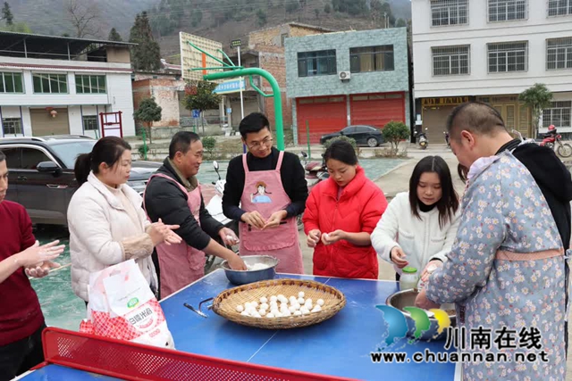 古蔺县白泥镇开展“我们的节日·元宵”喜气祥和闹元宵活动