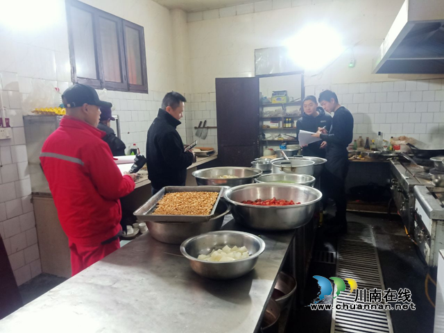 宜宾南溪区长兴镇开展燃气安全排查工作