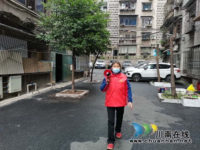 龙马潭区小市街道杜家街社区：发挥“五老”优势，助力垃圾分类