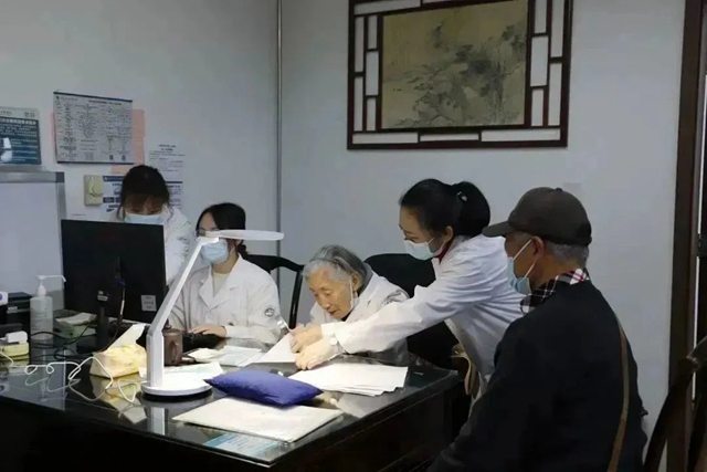 【关注】“调好闹钟，终于抢到了孙老的号”