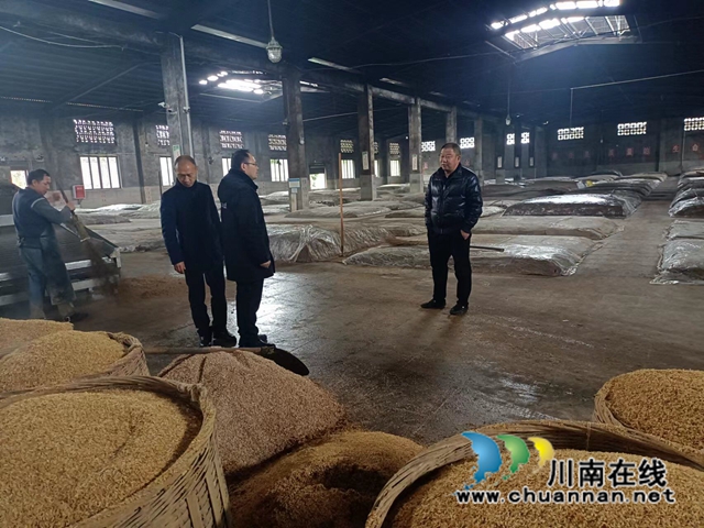泸县云龙镇开展食品安全两个责任制工作督导