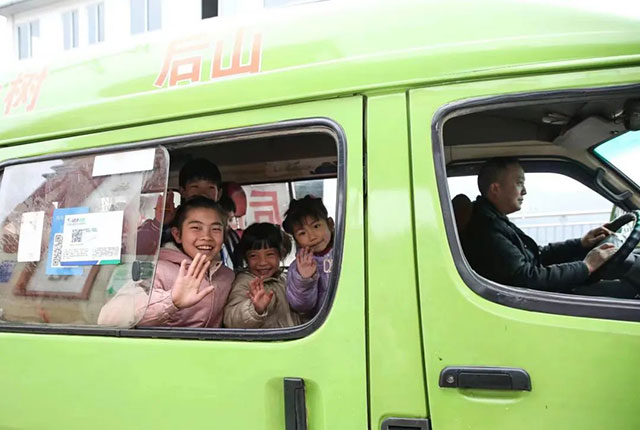 泸州叙永：开通“专车”、修缮村道，消除山村娃上学路上安全隐患