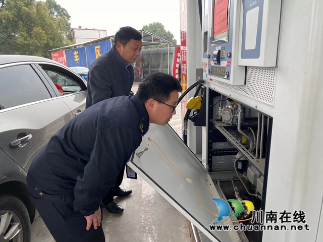 春雷行动2023|江阳区市场监管局开展加油站执法检查(图2) 油2.jpg