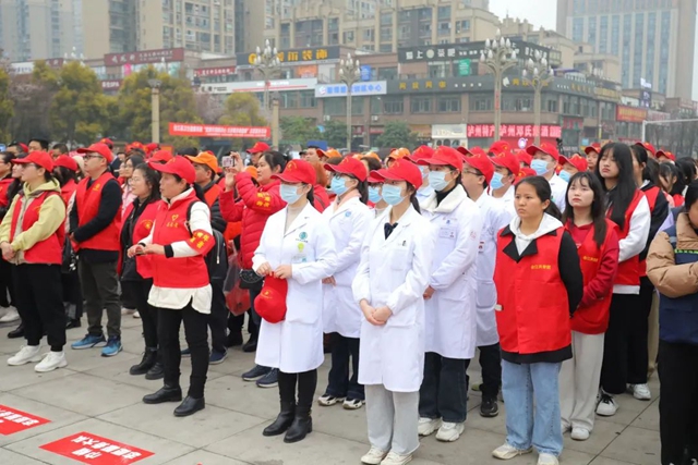 合江:超大阵容!义诊活动进社区,弘扬雷锋精神!(图2) 2.jpg