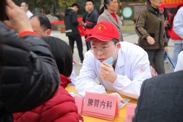 合江:超大阵容!义诊活动进社区,弘扬雷锋精神!(图13) 13.jpg