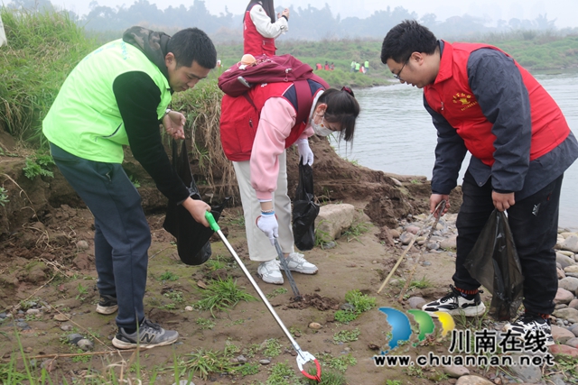 新时代文明实践｜泸县百和镇“河小青”保护母亲河在行动