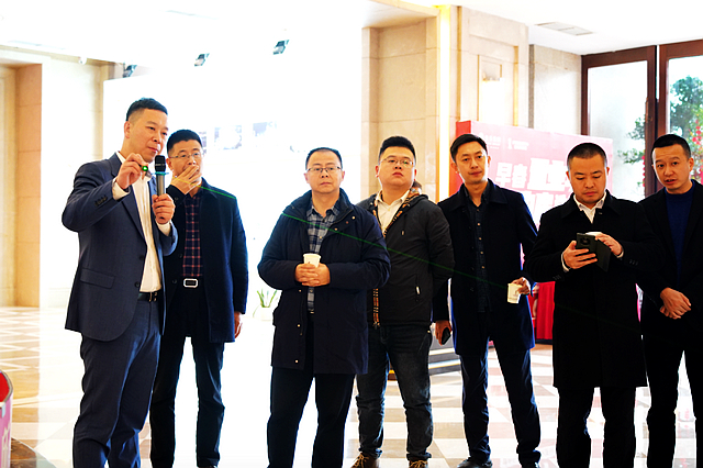 眉山市金融工作局考察泸州金融商业中心，深入了解金融产业聚集打造