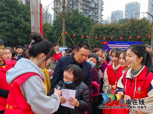 泸县建校参加泸州市纪念“向雷锋同志学习”题词发表60周年暨志愿服务先进典型集中展示交流活动